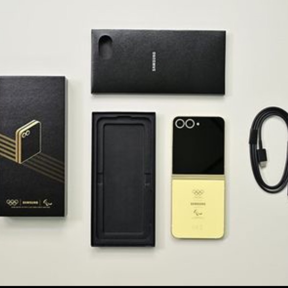 Galaxy Z Flip6 Olympic Edition